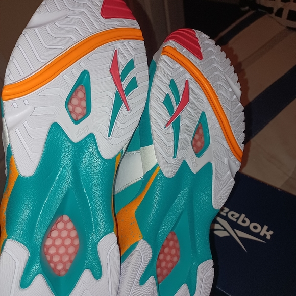 Reebok - Picture 6 of 6